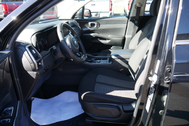 Used 2021 Kia Sorento LX FWD image 2