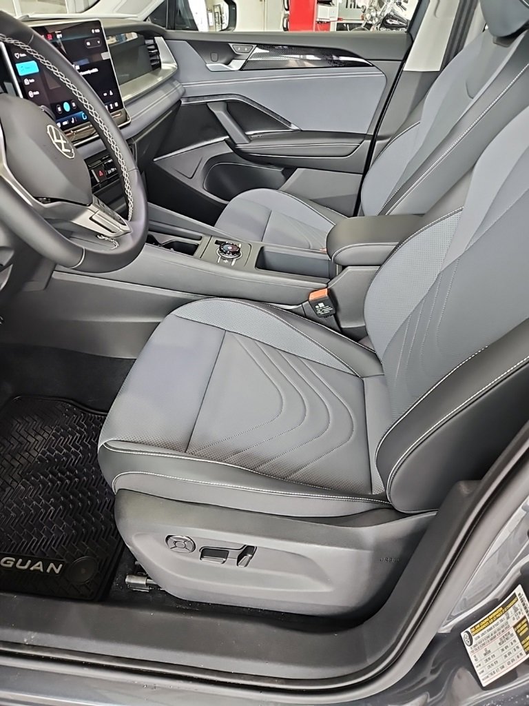 New 2026 Volkswagen Tiguan SE image 28