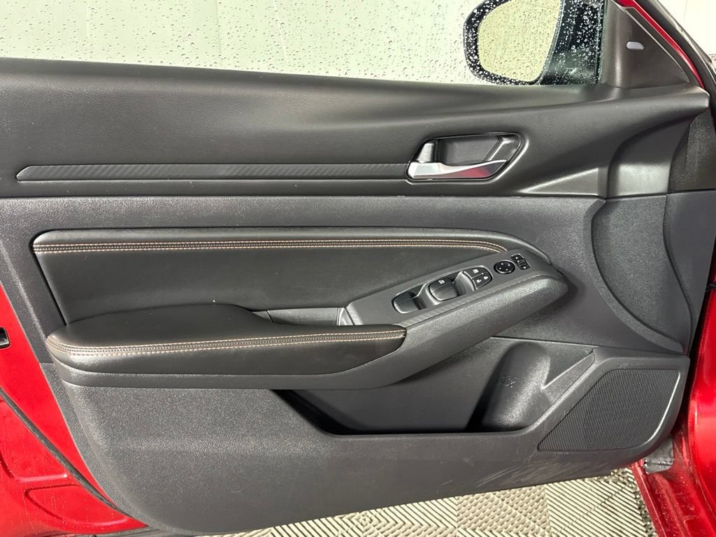 Used 2020 Nissan Altima 2.5 SR FWD image 29