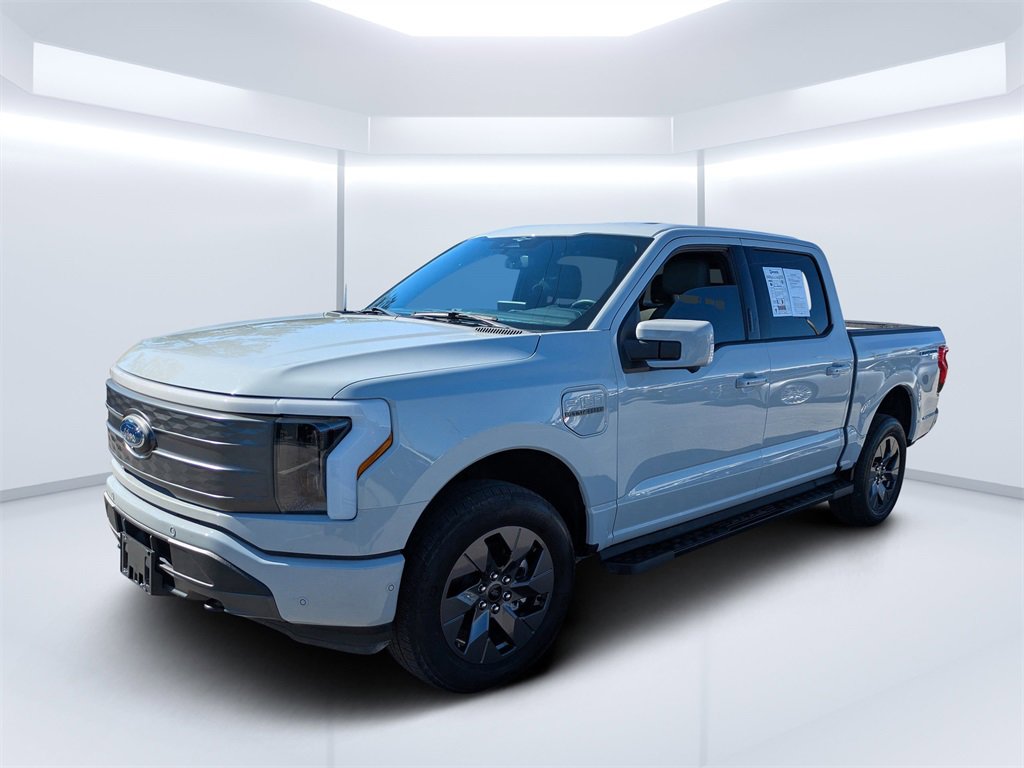 Used 2023 Ford F150 Lightning Lariat image 7