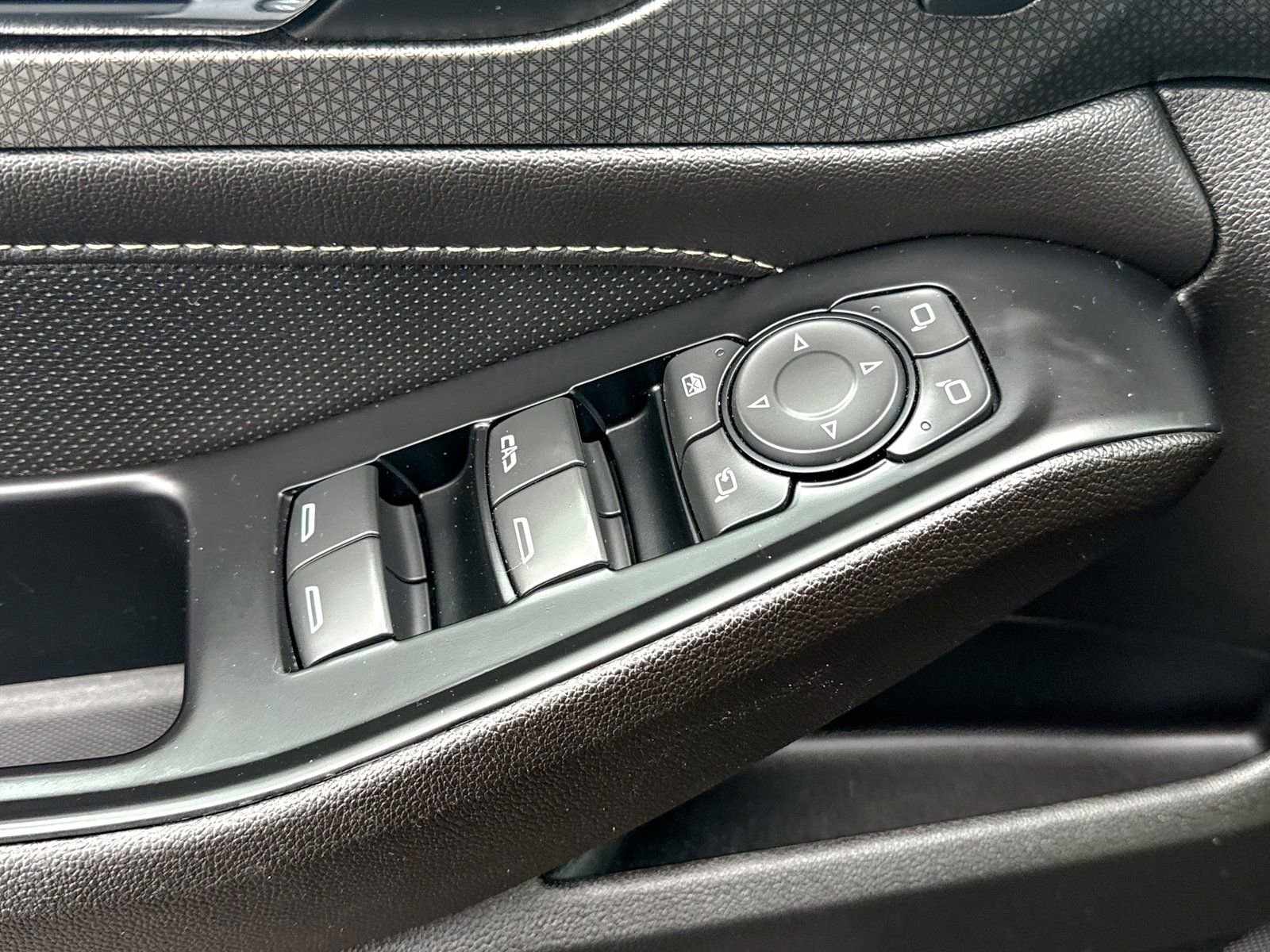 Certified 2023 Chevrolet Traverse Premier w/ Redline Edition image 18