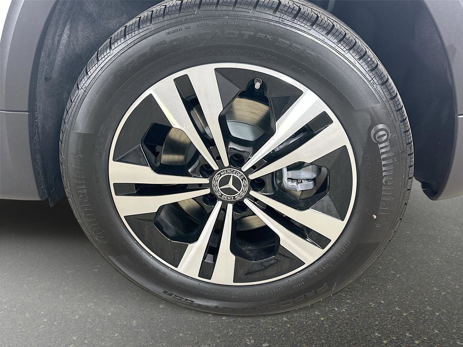 Certified 2025 Mercedes-Benz GLB 250 4MATIC image 37