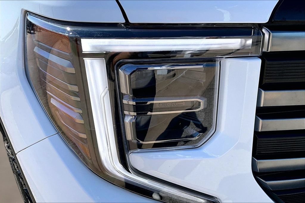 Used 2026 GMC Sierra 1500 AT4 AWD/4WD image 32