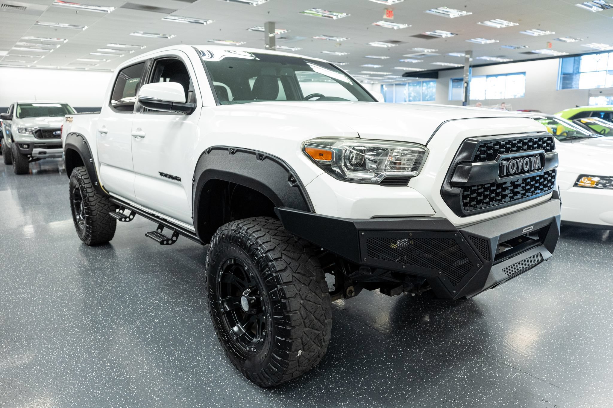 Used 2016 Toyota Tacoma TRD Off-Road w/ Towing Package RWD image 3