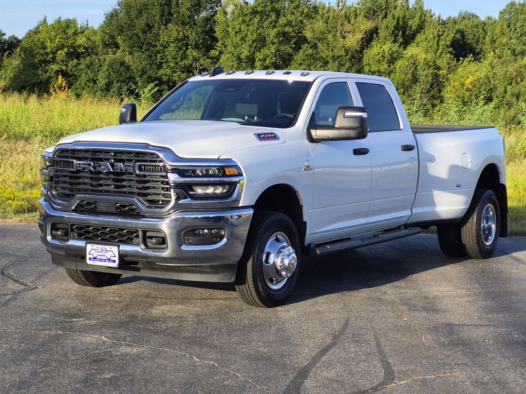 Used 2026 RAM 3500 Tradesman AWD/4WD image 3