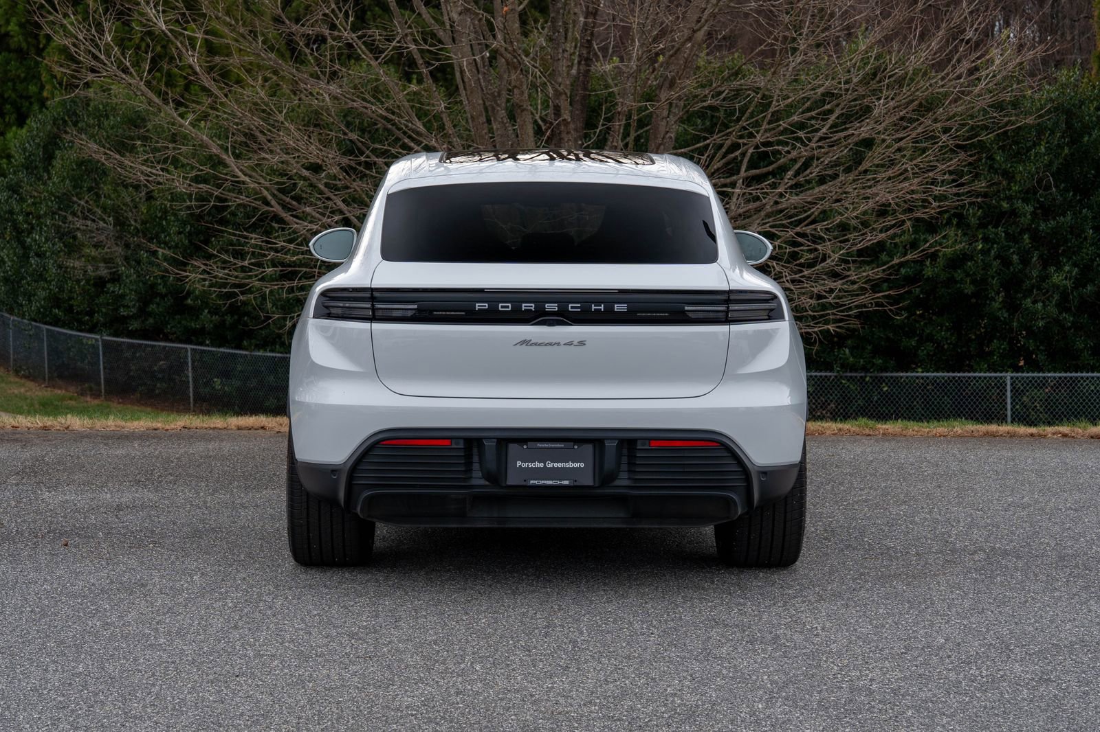 Certified 2025 Porsche Macan 4S Electric image 6