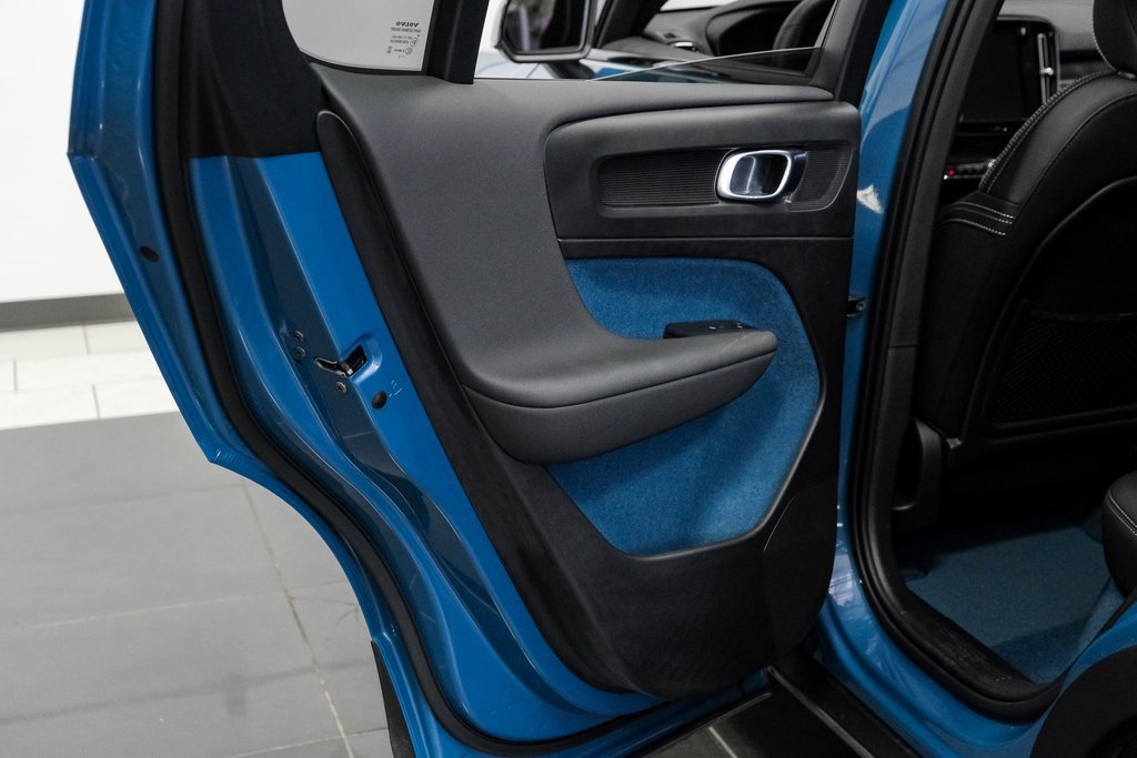 Used 2023 Volvo C40 P8 Recharge Ultimate image 48