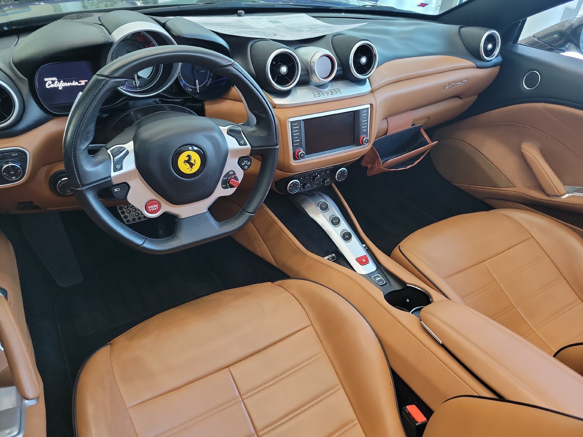 Used 2017 Ferrari California T RWD image 37