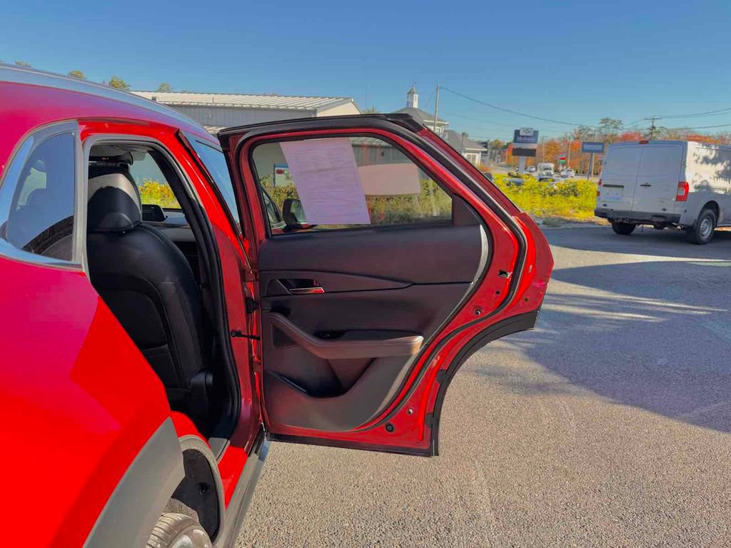 Used 2024 MAZDA CX-30 AWD 2.5 S w/ Premium Package image 19
