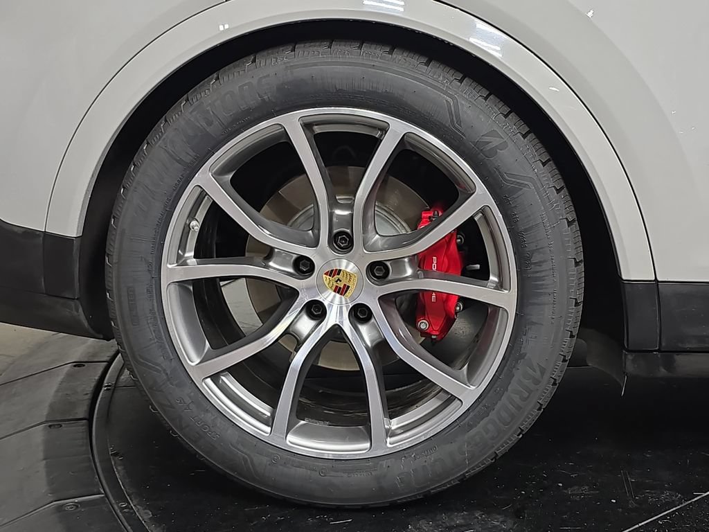 Certified 2024 Porsche Cayenne S AWD/4WD image 29