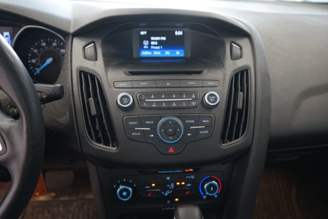 Certified 2017 Ford Focus SE w/ Cold Weather Package FWD image 21