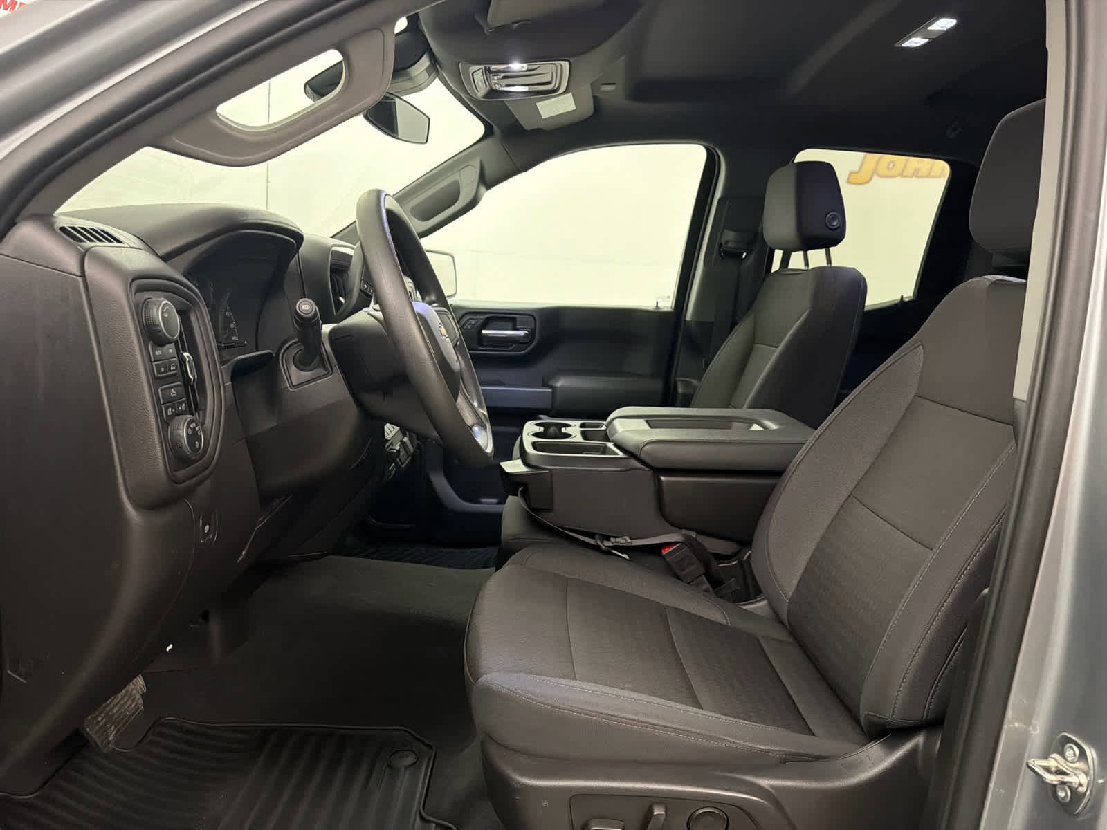 Used 2025 Chevrolet Silverado 1500 Custom image 14