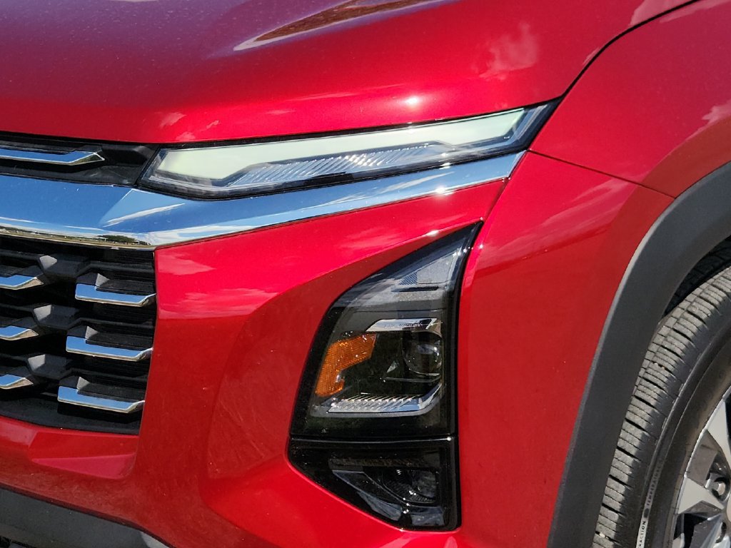 Used 2026 Chevrolet Equinox LT w/ Safety and Technology Package FWD image 8
