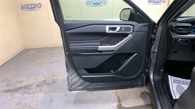 Used 2023 Ford Explorer XLT image 27