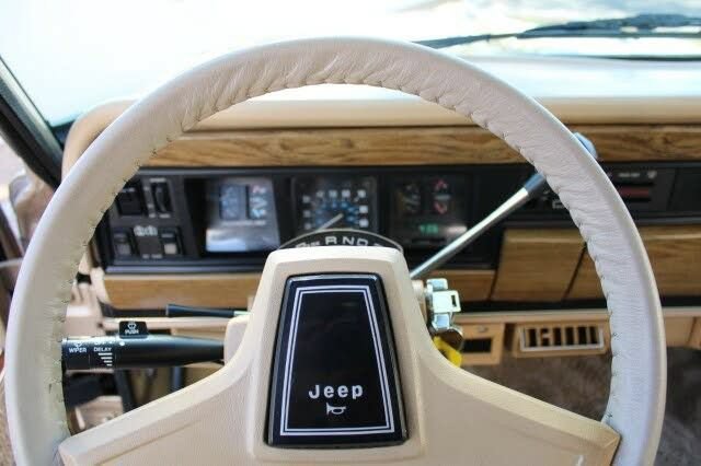 Used 1990 Jeep Grand Wagoneer image 56