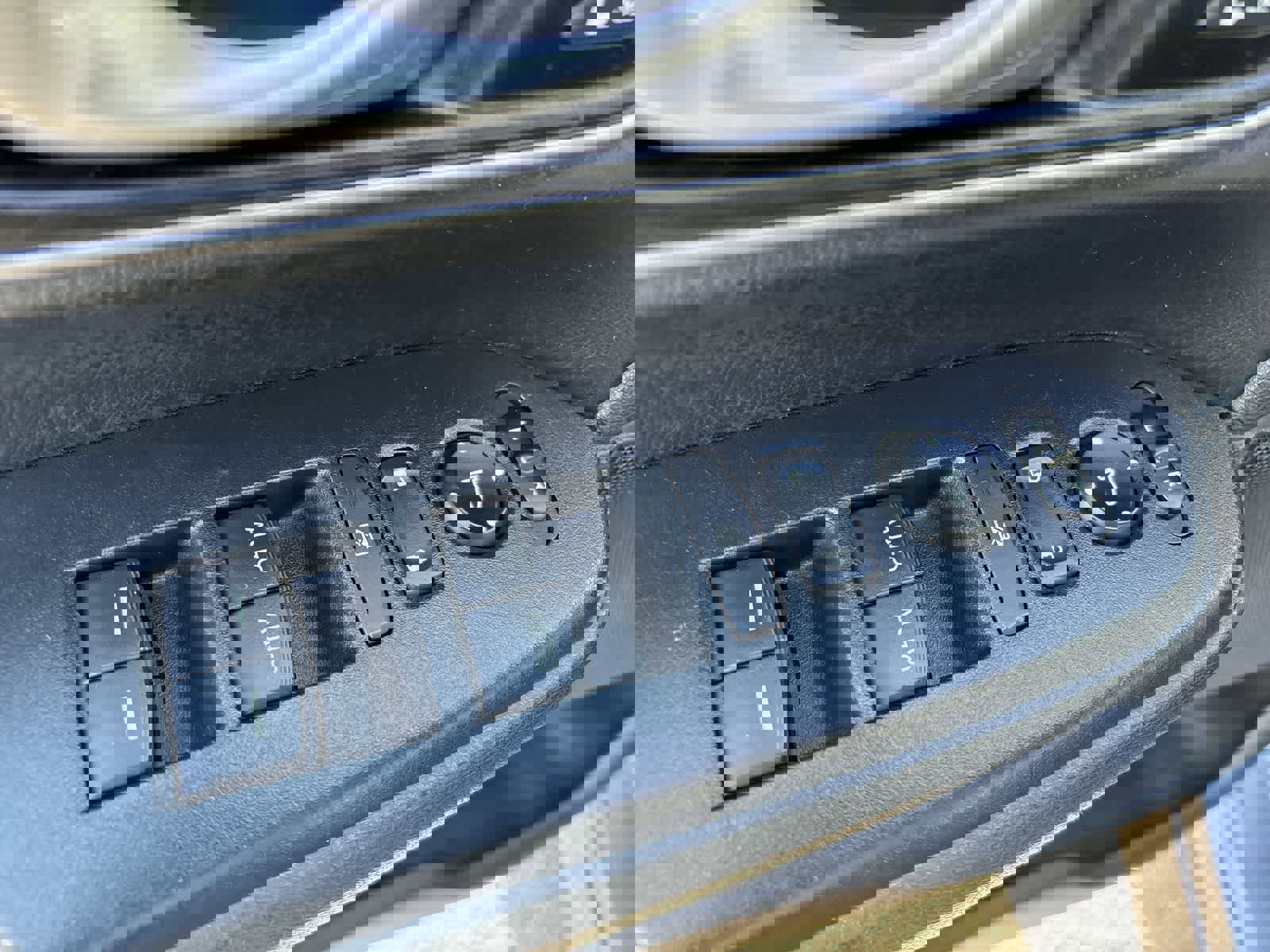 Used 2018 Honda CR-V Touring image 9