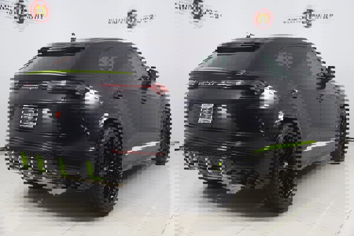 Used 2022 Lamborghini Urus image 3