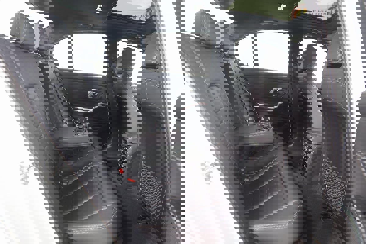 Used 2022 BMW 330i xDrive Sedan w/ M Sport Package image 14