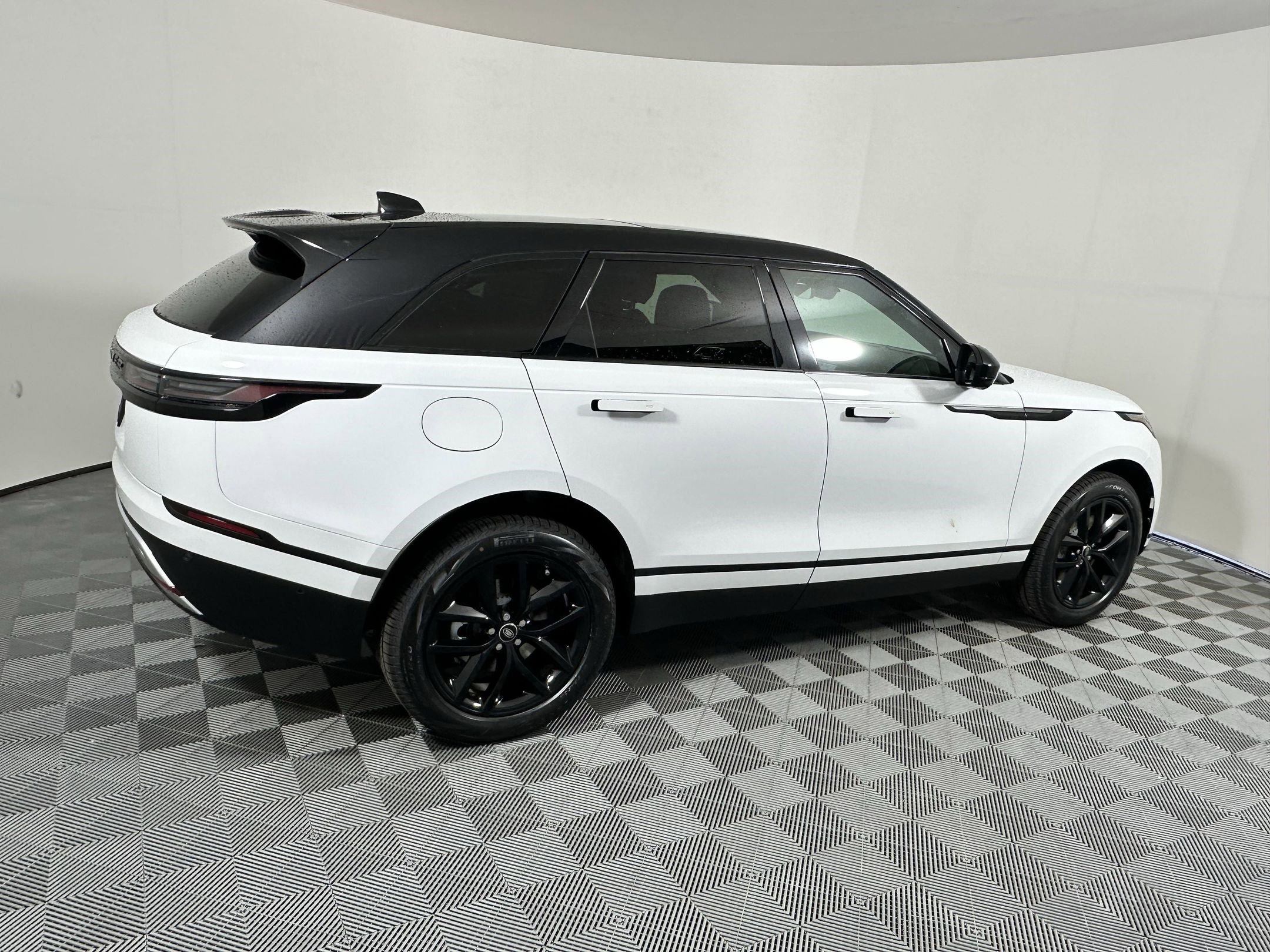 New 2026 Land Rover Range Rover Velar S image 19