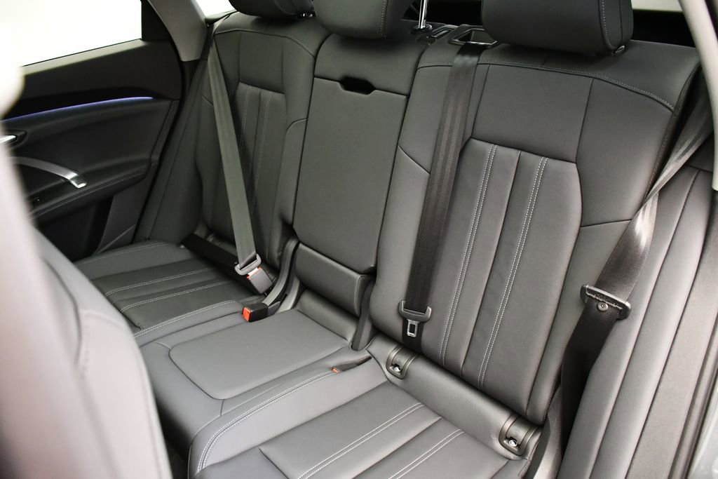 Used 2025 Audi Q5 Premium w/ Convenience Package image 42