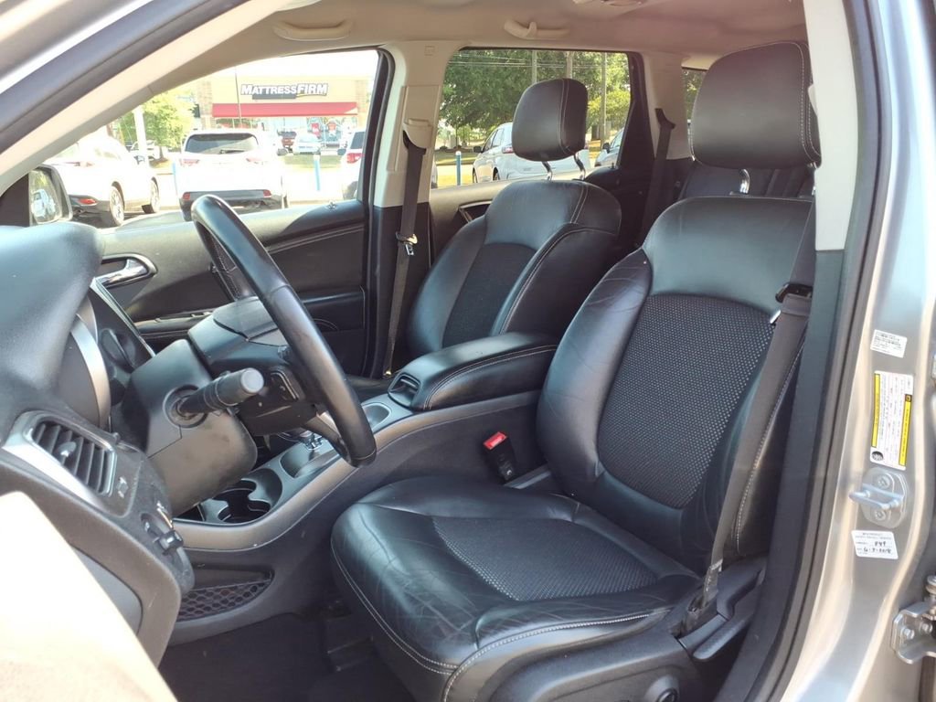 Used 2018 Dodge Journey Crossroad FWD image 4