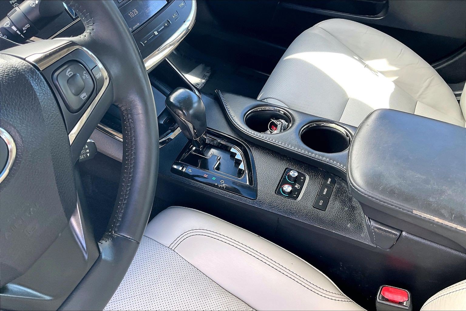 Used 2016 Toyota Avalon Limited FWD image 21