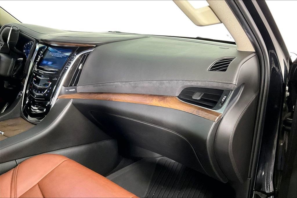 Used 2017 Cadillac Escalade Premium Luxury image 22