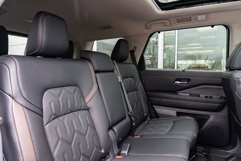 New 2026 Nissan Pathfinder Platinum image 27