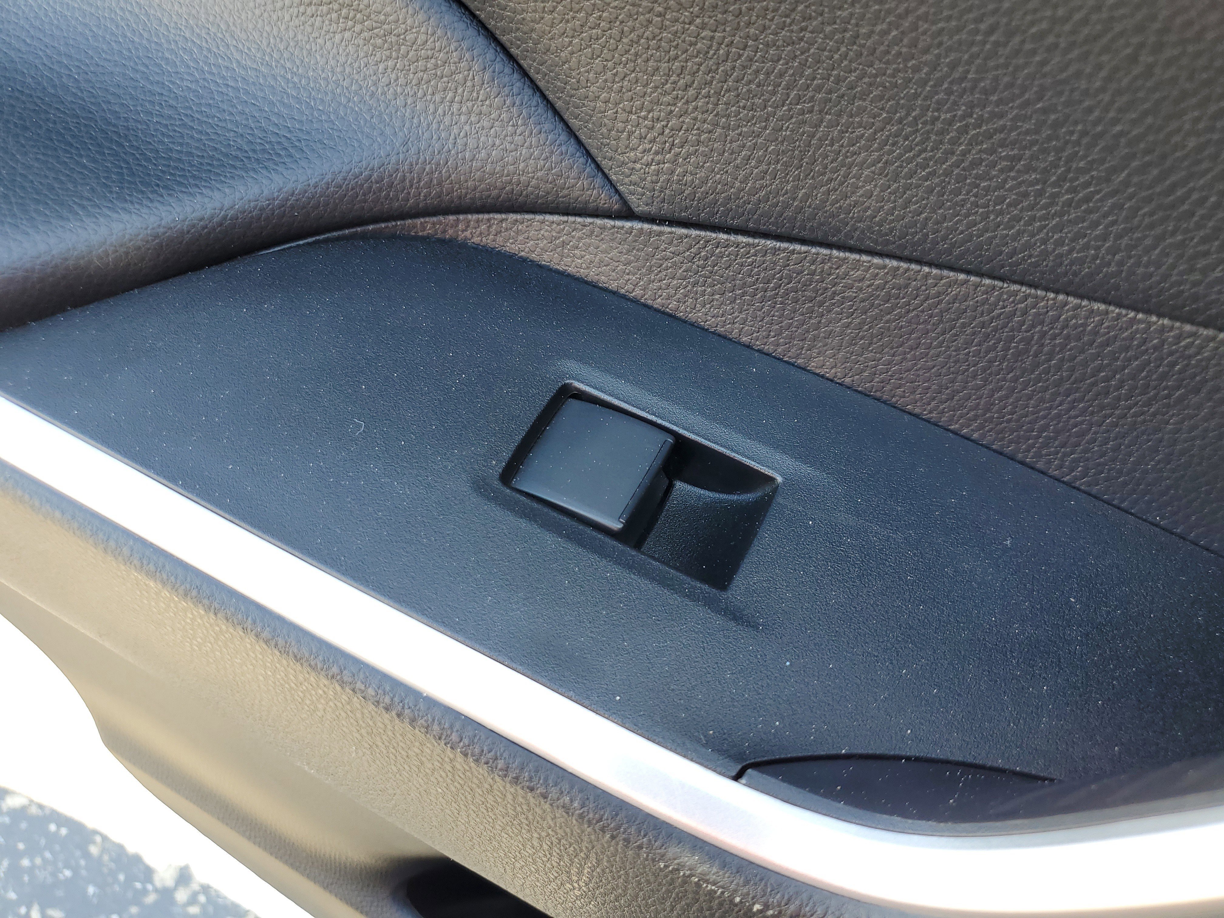 Used 2024 Toyota RAV4 LE AWD/4WD image 14