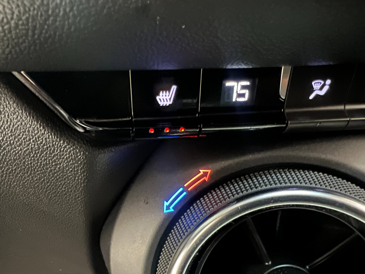 Used 2025 Chevrolet Blazer LT image 45