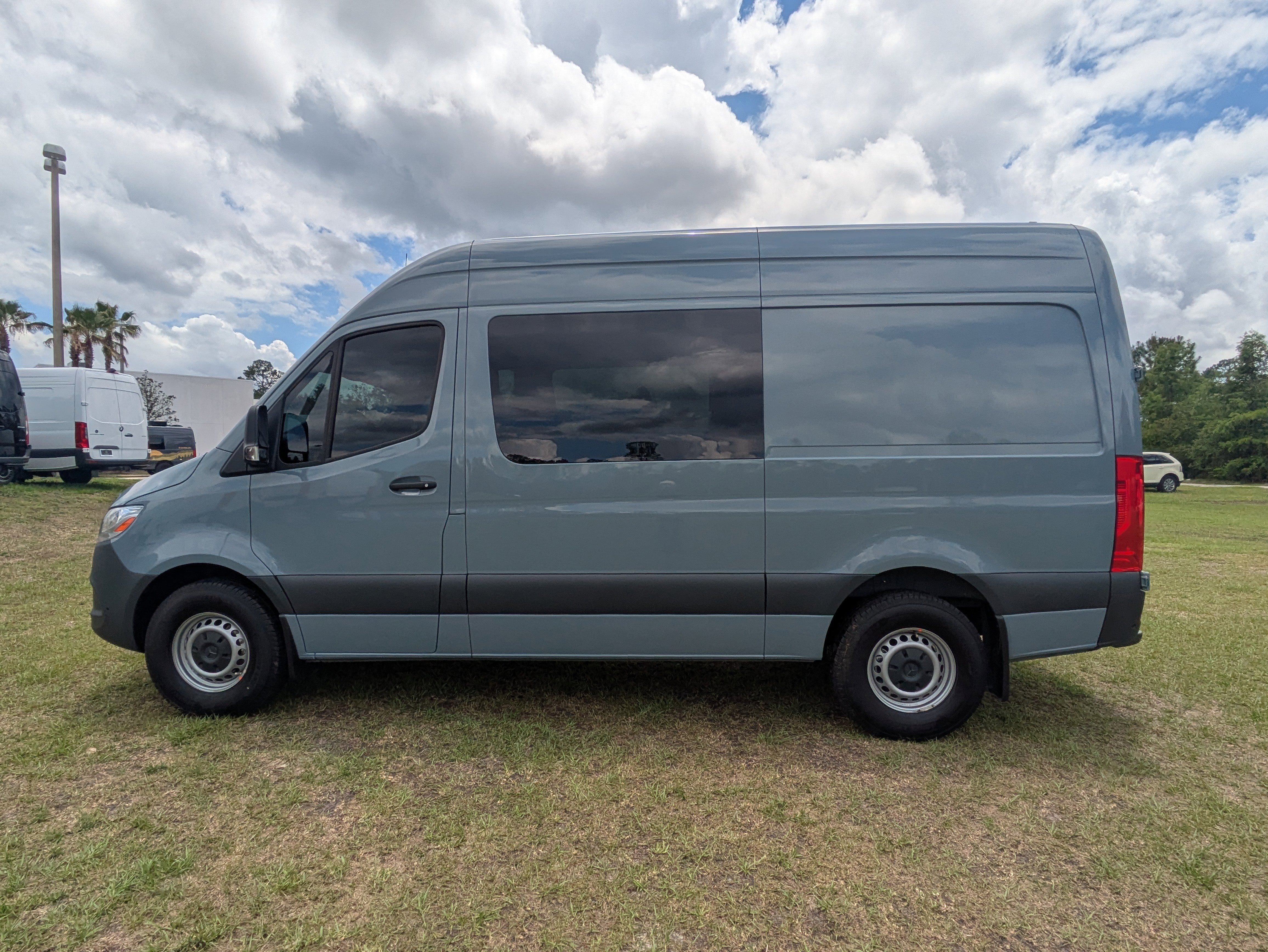 Used 2024 Mercedes-Benz Sprinter 2500 image 7