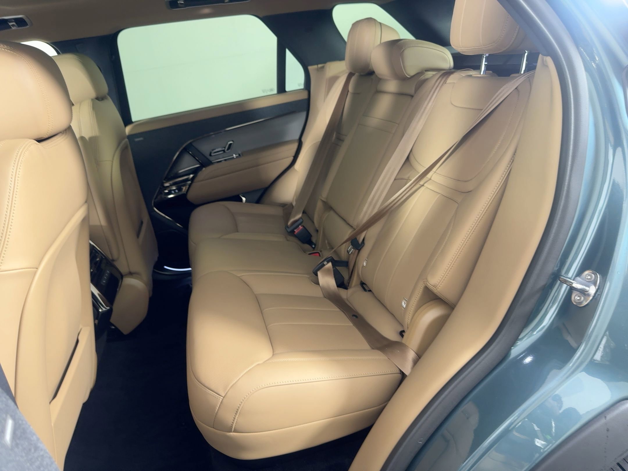 New 2025 Land Rover Range Rover Sport SE image 14