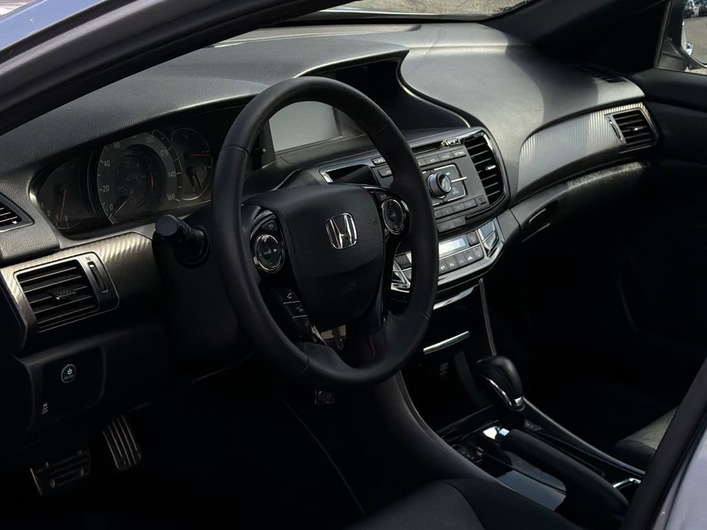 Used 2017 Honda Accord Sport Special Edition image 14