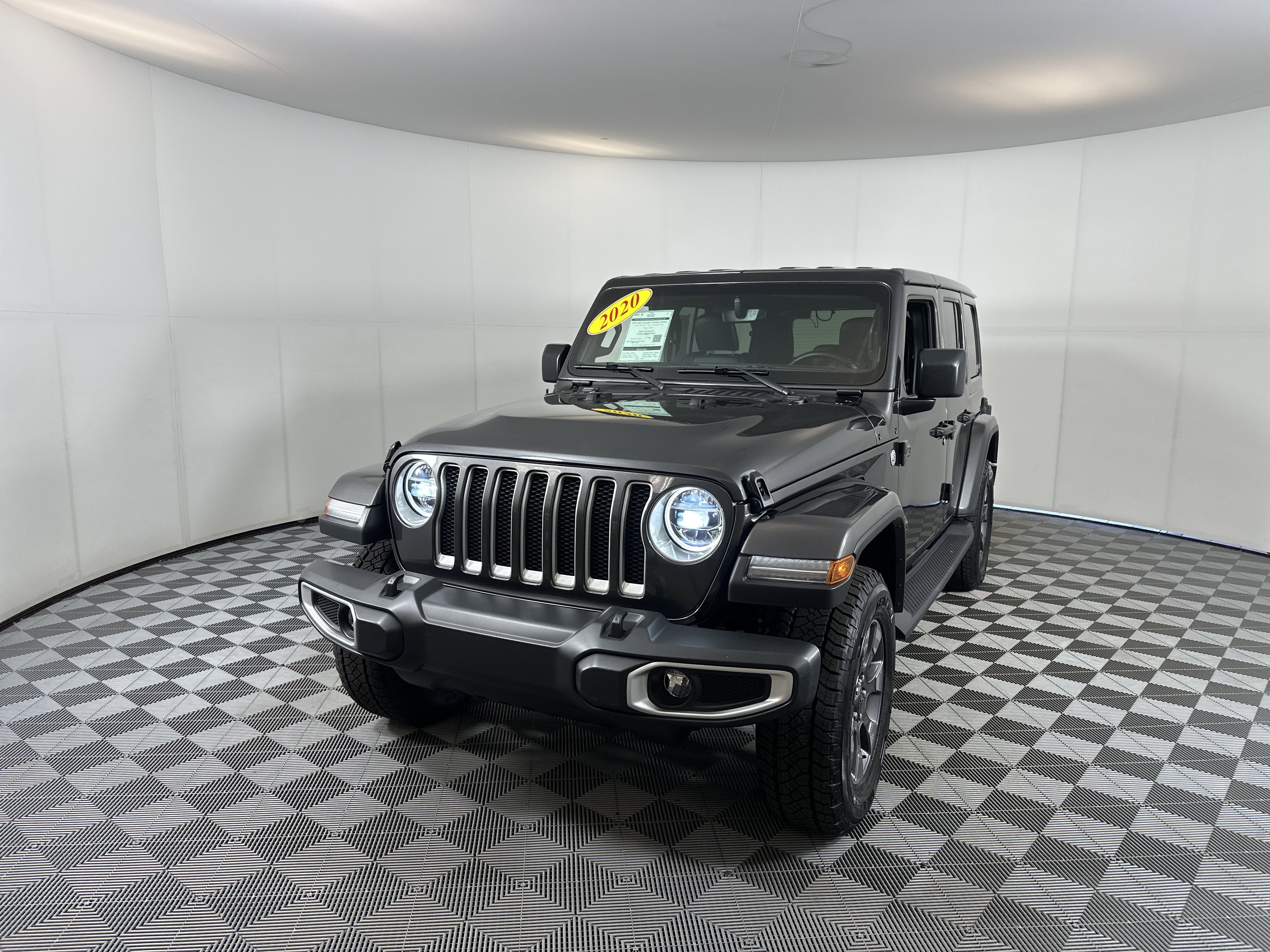 Used 2020 Jeep Wrangler Unlimited Sahara image 2