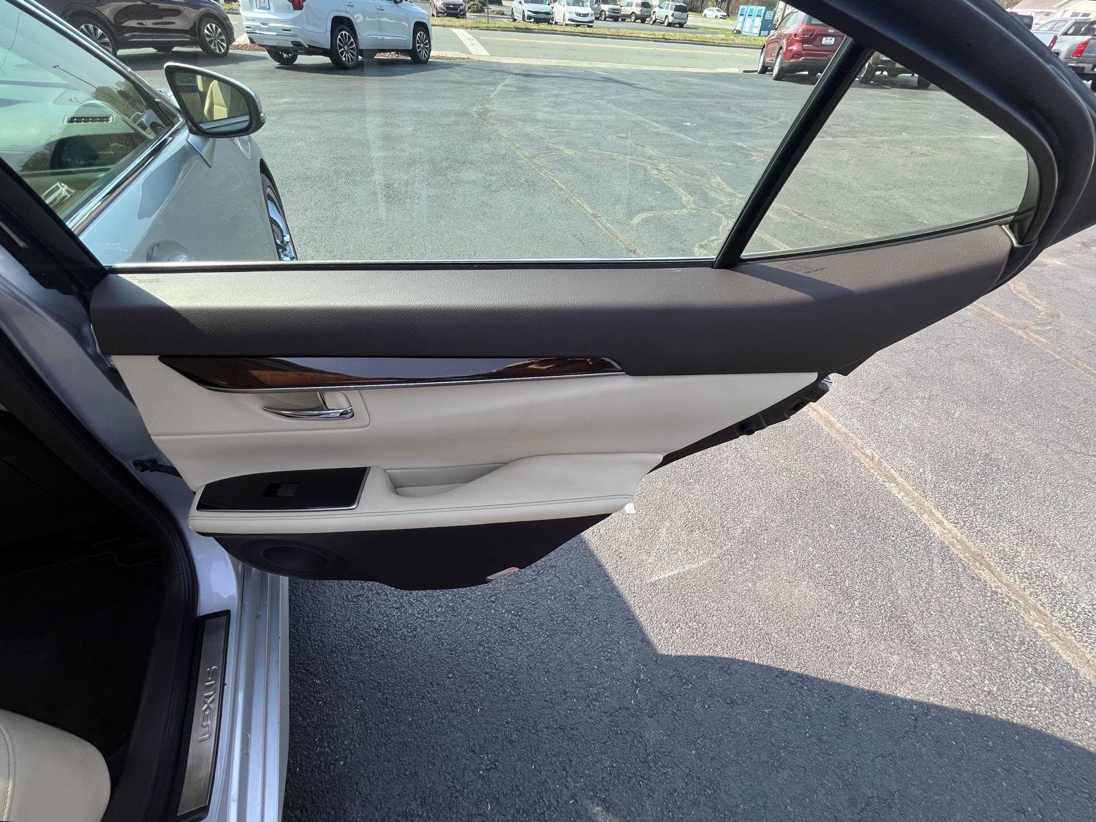 Used 2016 Lexus ES 350 FWD image 18