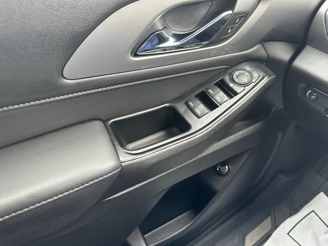 Used 2023 Chevrolet Traverse LT FWD image 50