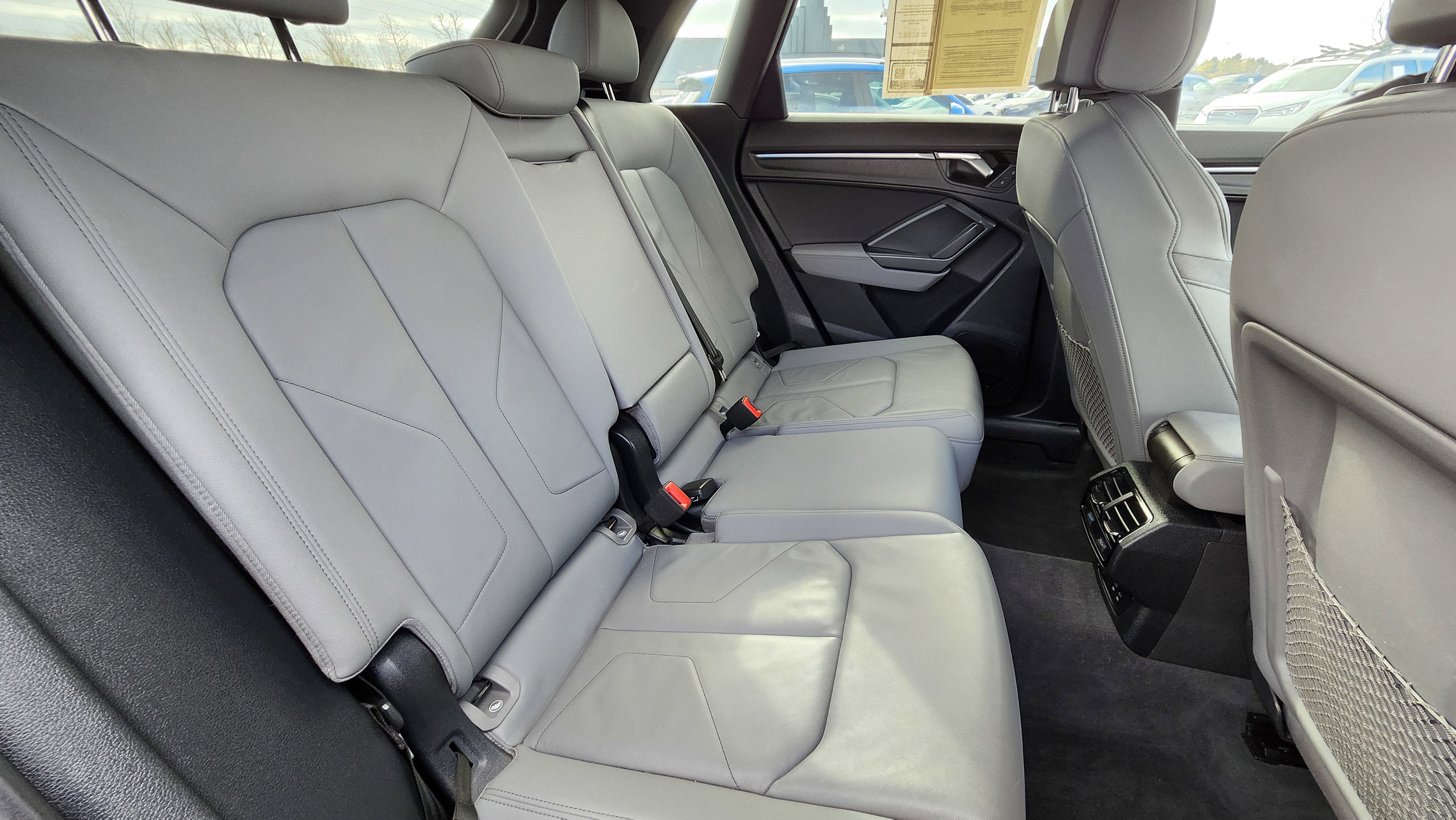 Used 2022 Audi Q3 2.0T Premium Plus w/ Premium Plus Package image 21