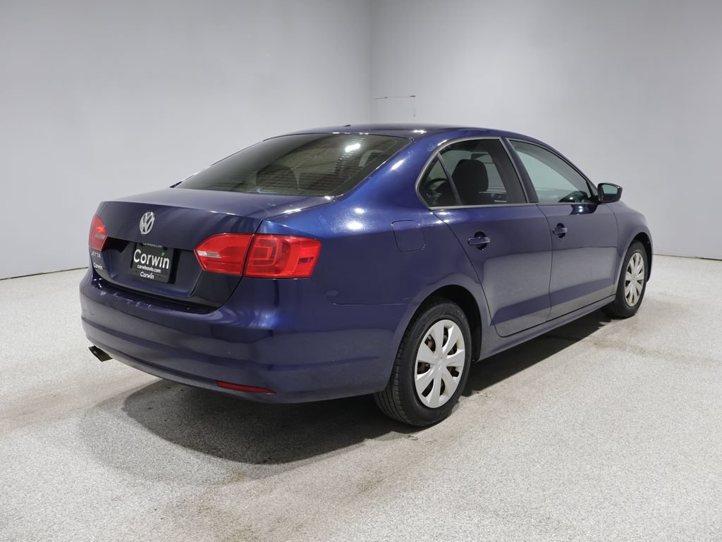 Used 2013 Volkswagen Jetta S FWD image 2