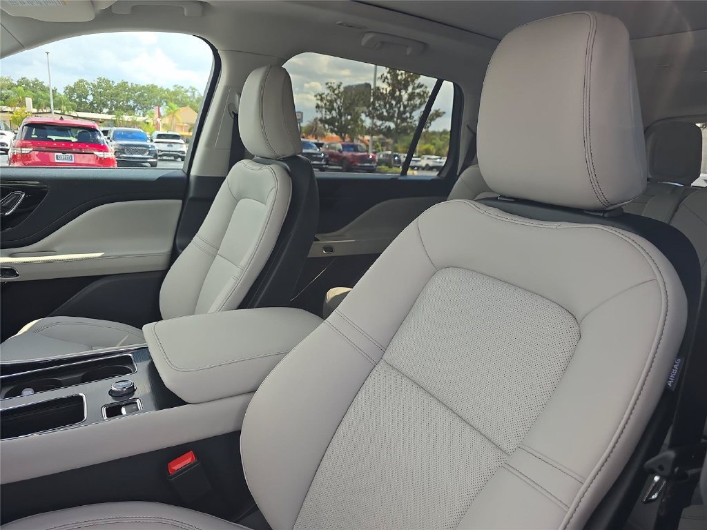 New 2026 Lincoln Aviator 2WD image 17
