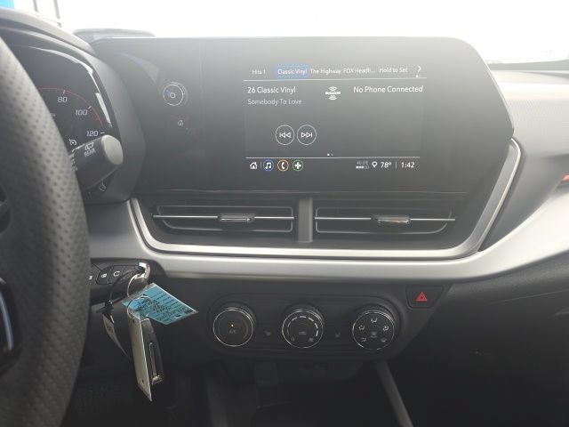 New 2026 Chevrolet Trax RS w/ Driver Confidence Package FWD image 25