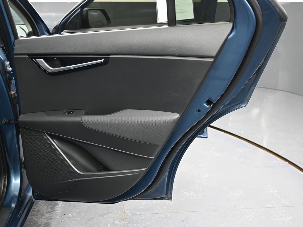 Used 2023 Kia Niro EX image 37