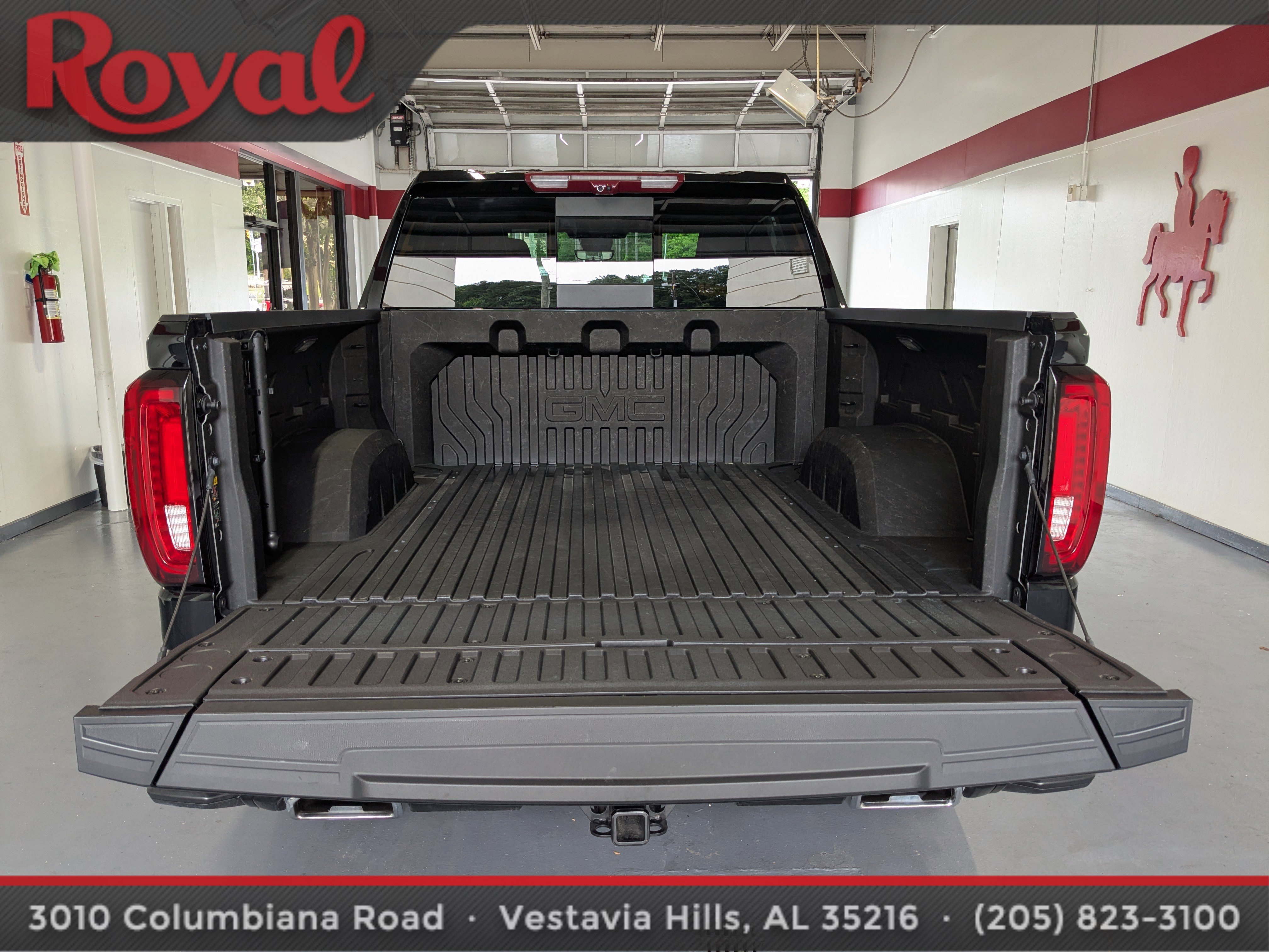 Used 2025 GMC Sierra 1500 Denali Ultimate AWD/4WD image 11