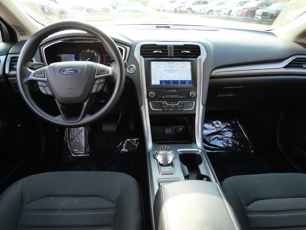 Used 2020 Ford Fusion SE FWD image 13