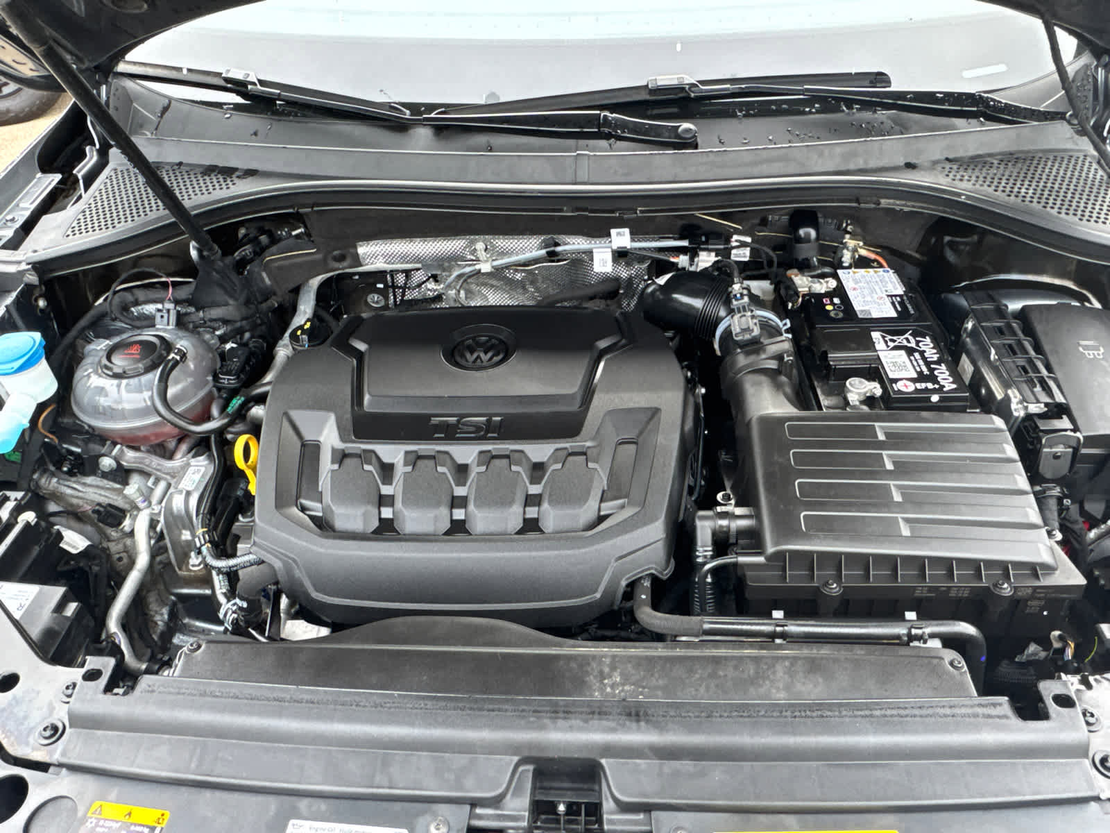 Certified 2024 Volkswagen Tiguan SE image 9
