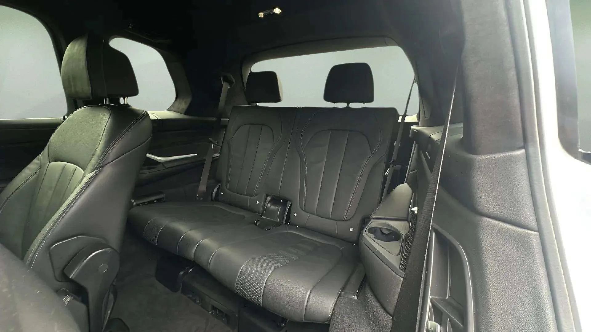 Used 2020 BMW X7 xDrive40i w/ M Sport Package image 15