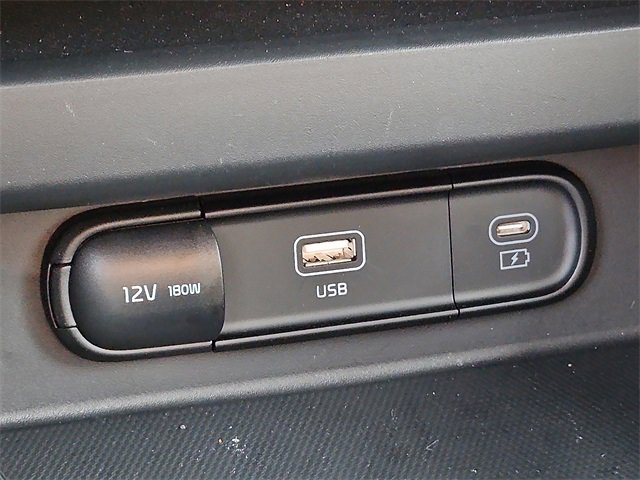 Used 2025 Kia Seltos S image 24