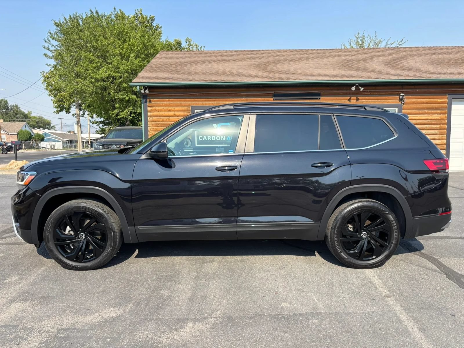 Used 2023 Volkswagen Atlas SE w/ Black Wheel Package AWD/4WD image 8