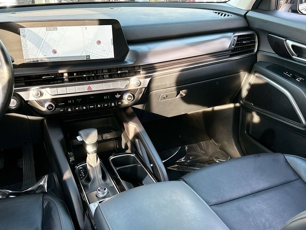 Certified 2025 Kia Telluride LX image 22