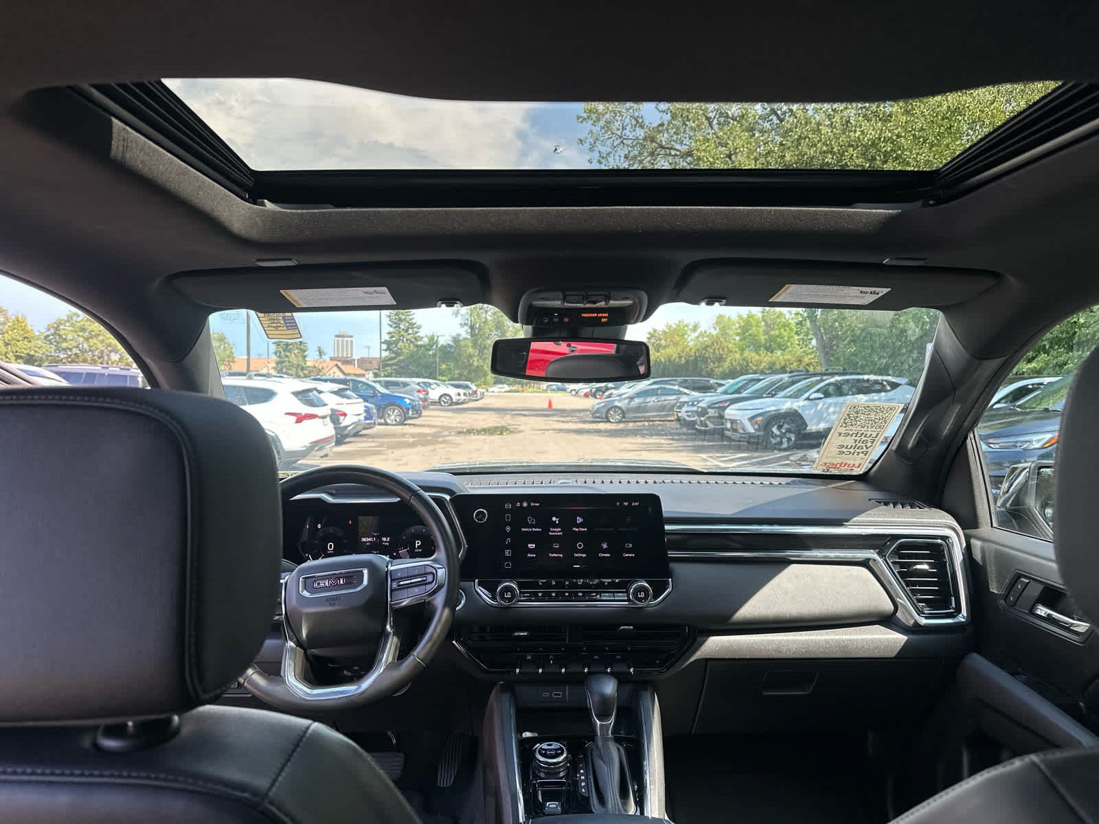 Used 2024 GMC Canyon Elevation w/ Elevation Premium Package AWD/4WD image 7