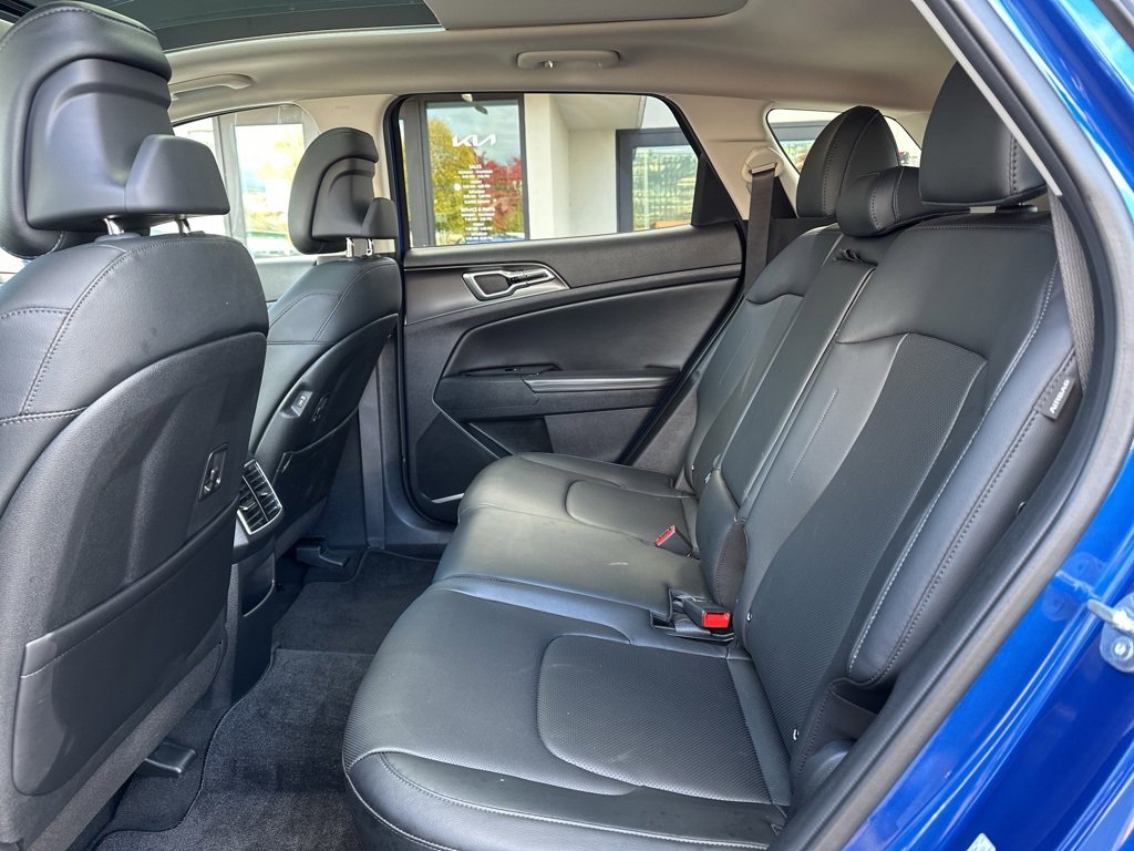 Used 2025 Kia Sportage EX w/ Premium Package image 21